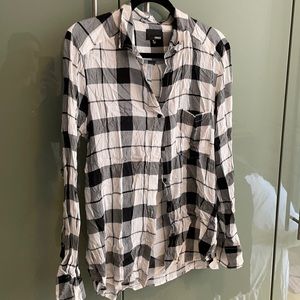 Aritzia Wilfred wrinkle effect plaid button down